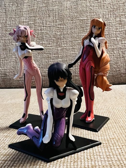 3 figurki z anime - gashapon z Japonii