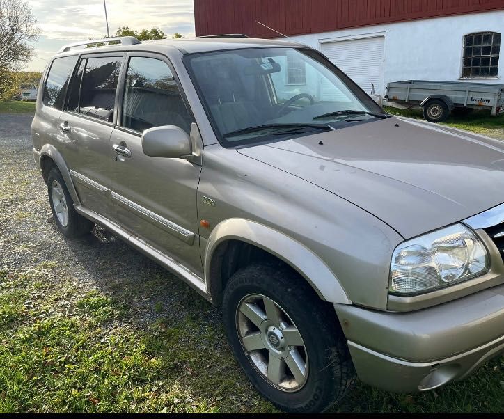 Suzuki Vitara 2.0 бензин