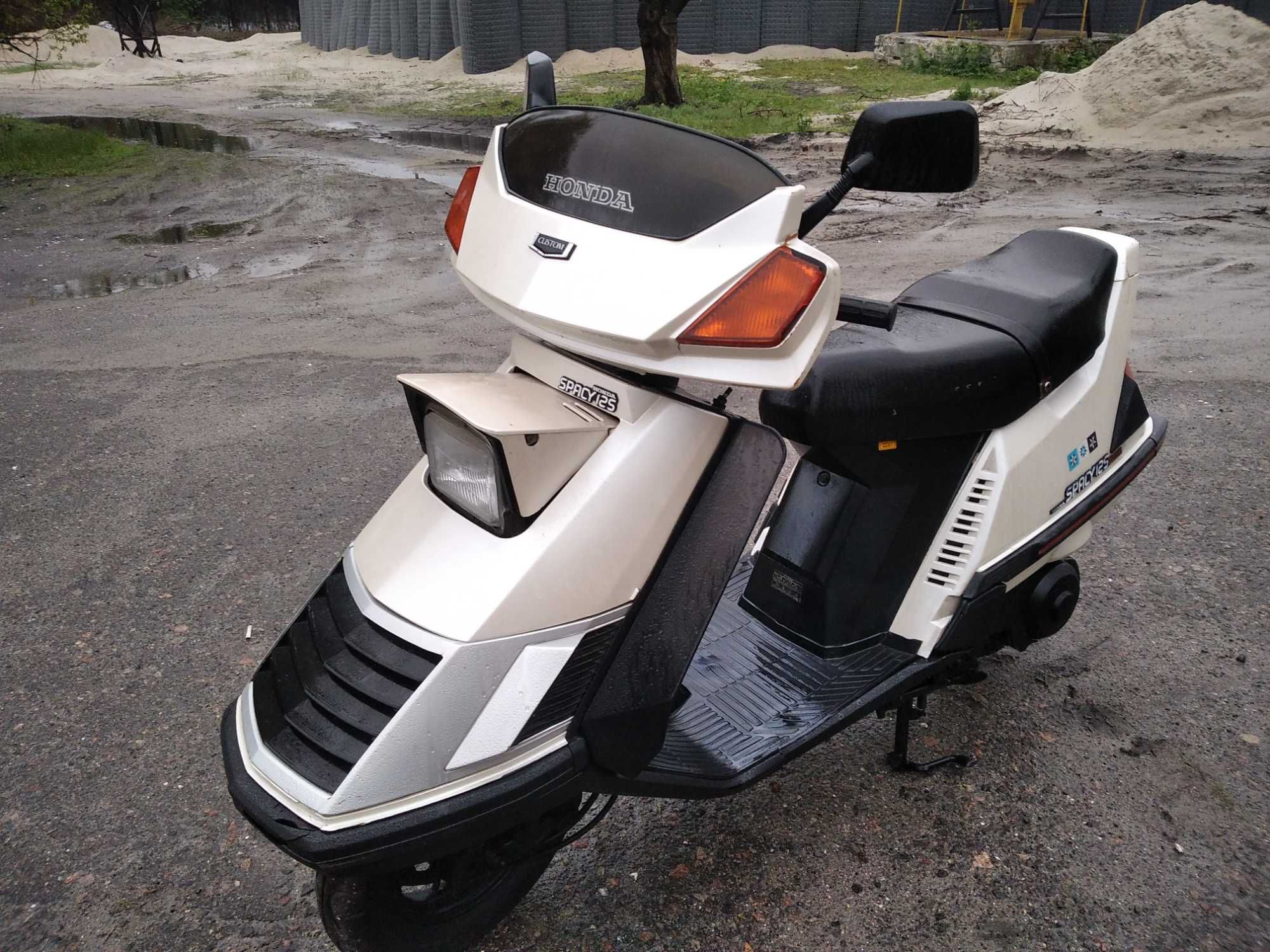 Скутер Honda Spacy 125