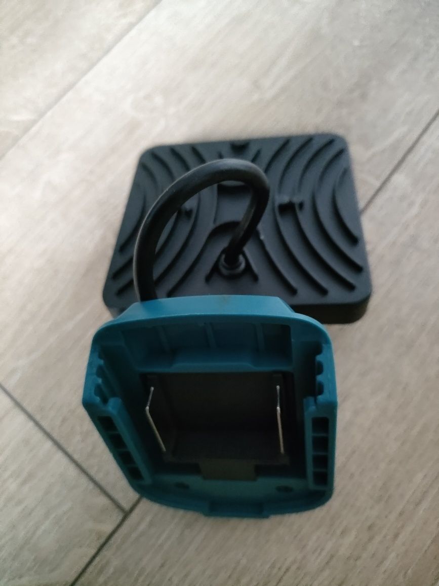 Lampa warsztatowa na baterie MAKITA akumulatory latarka LED