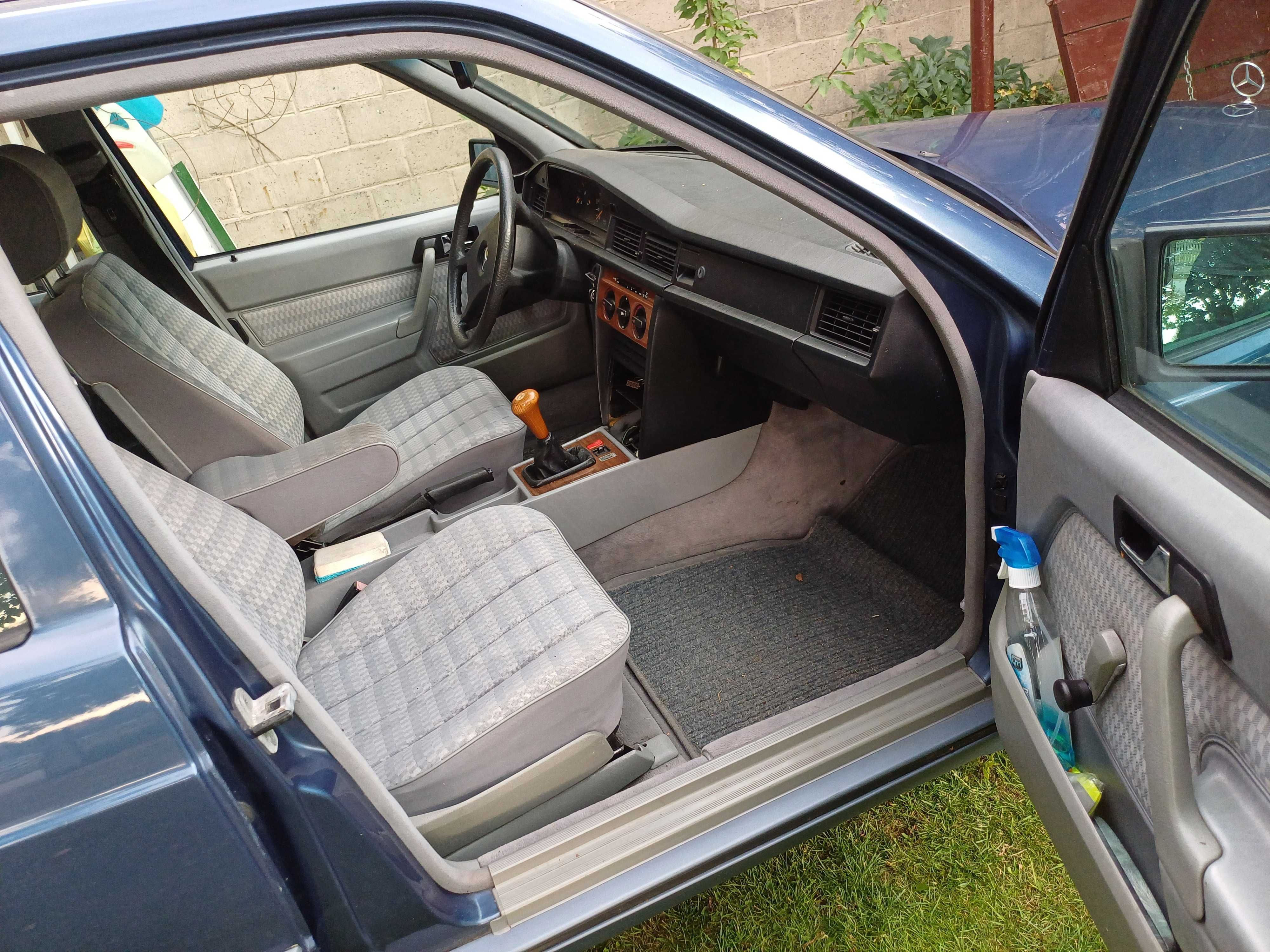 Mercedes W201 190E