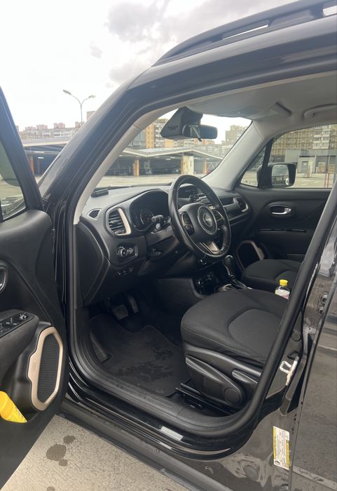 Продам Jeep Renegade Latitude 2016