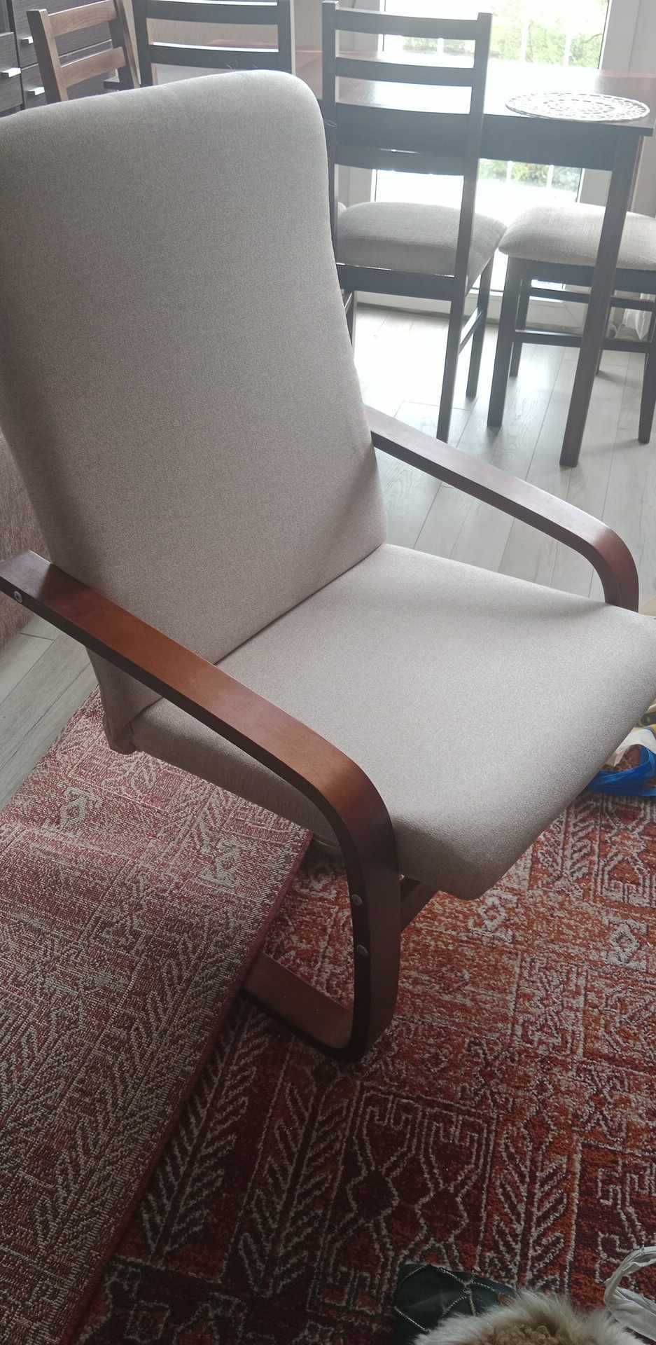 Fotel kolor beżowy