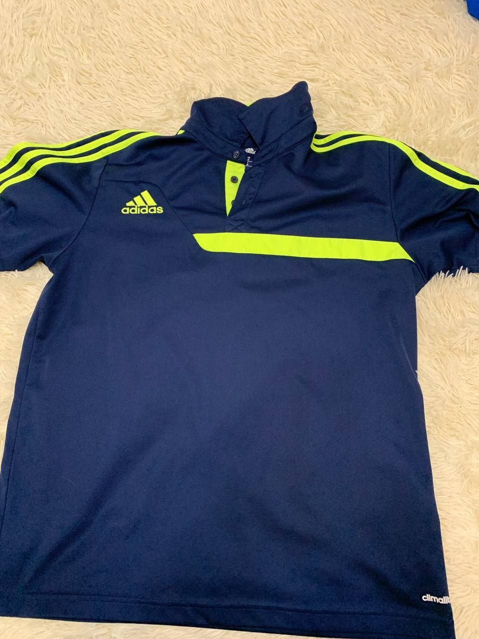 Продам    шорты,ветровку  и   поло.     (adidas),umbro