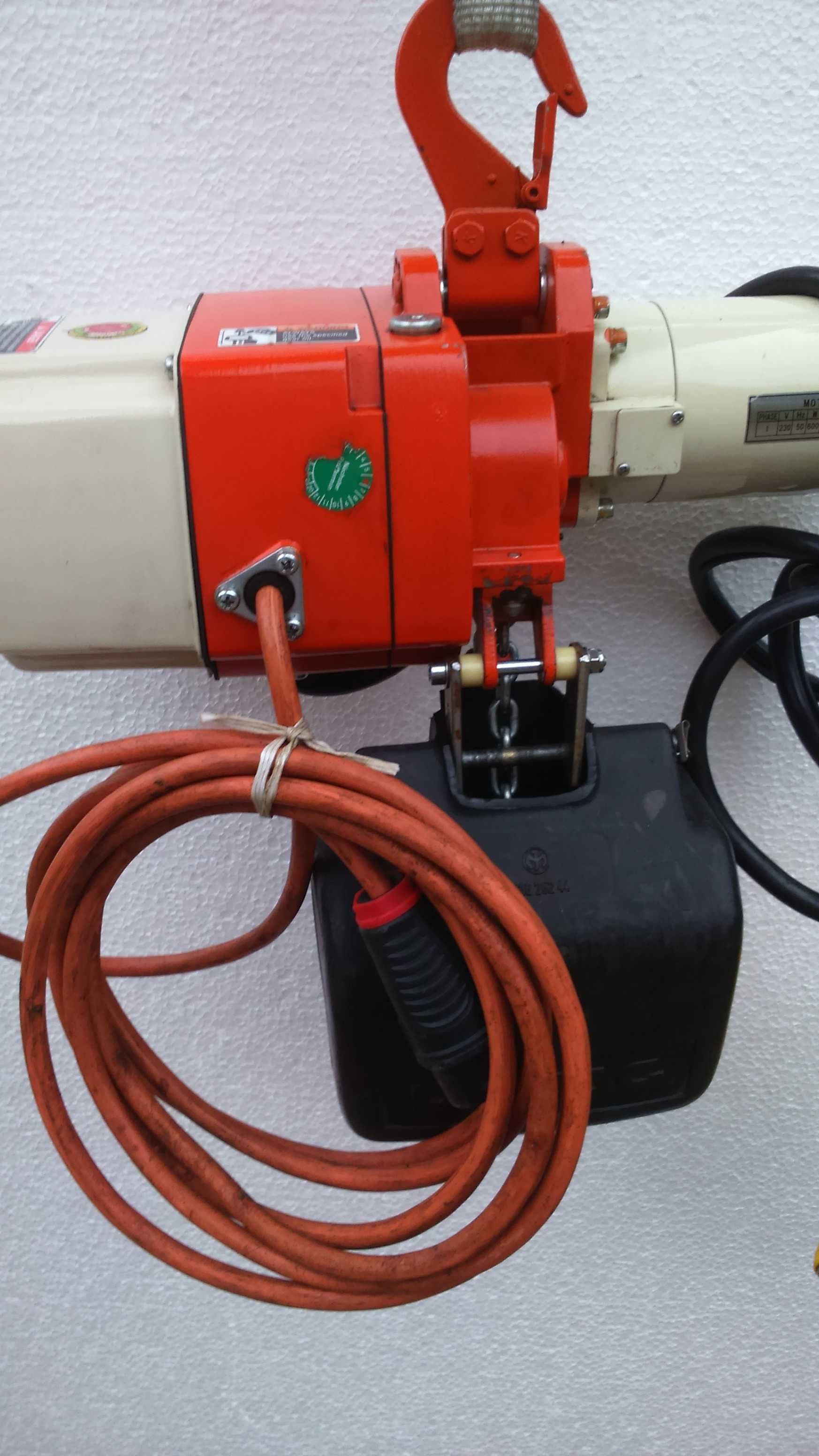 Wciągnik łańcuchowy KITO ED24ST 240kg 230V prod. 2001 Japonia (DEMAG)