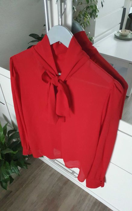 Śliczna bluzeczka Zara rozm M .Nasycona czerwien , polecam