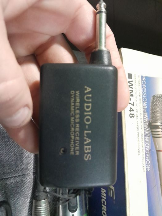 Продам Мікрофон SHURE WM -748