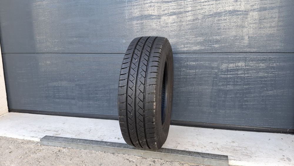 Goodyear 215/65 R16 C Vector 4Seasons Cargo