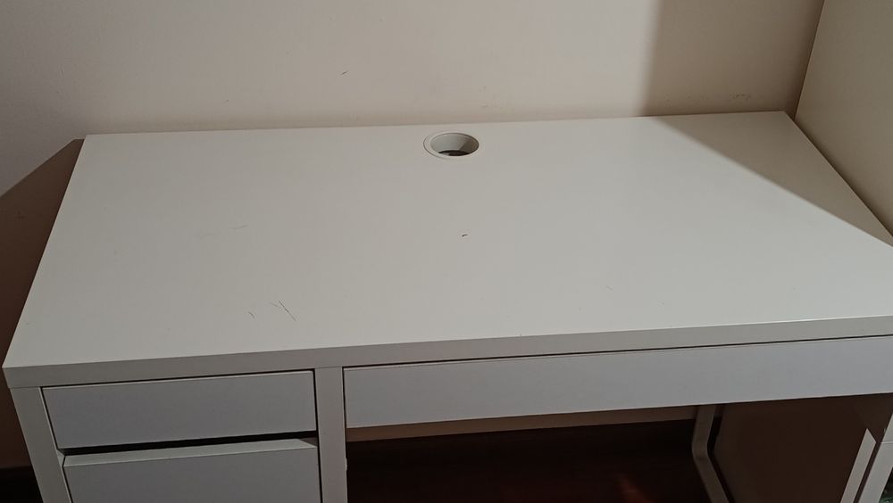 Secretaria IKEA 
Secretária, branco, 105x50 cm