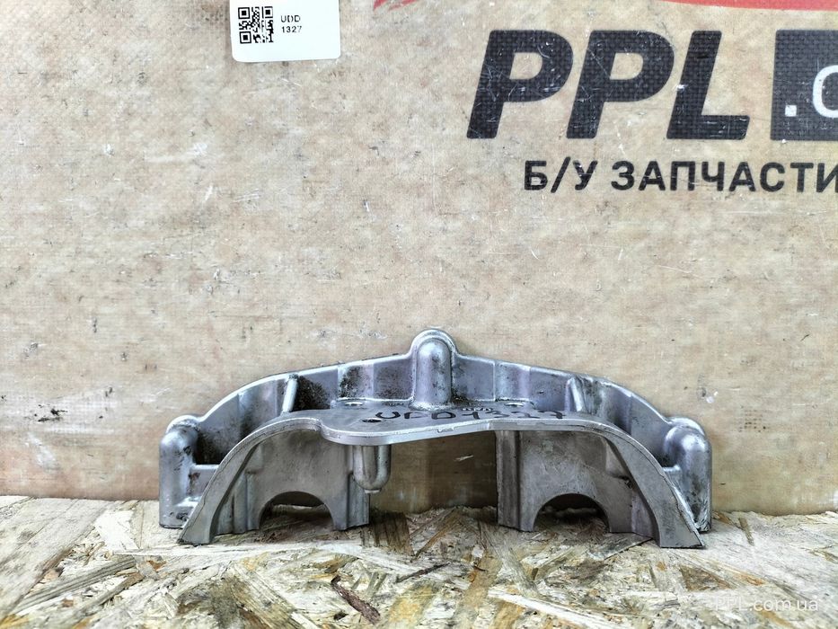 Infiniti Q50 2013-2021 3.5 Hybrid крышка головки ГБЦ левая бугель