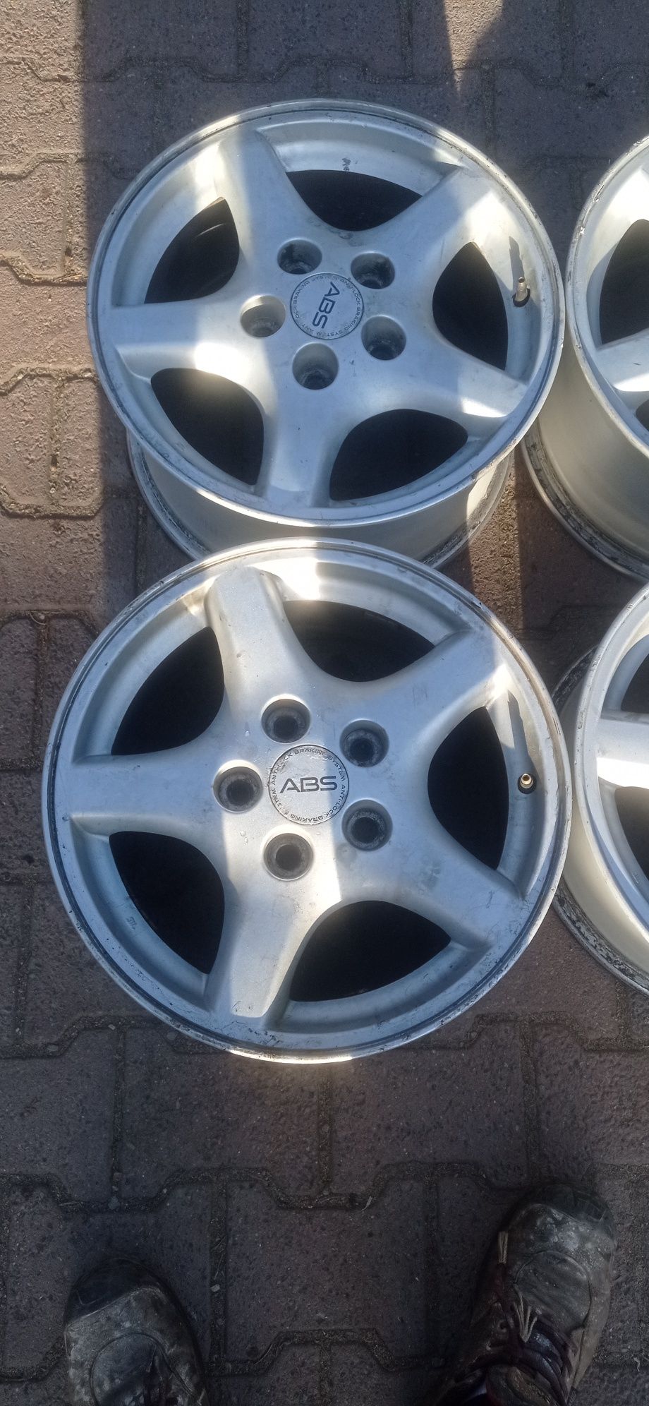Felgi aluminiowe 16 5/114.3 GM