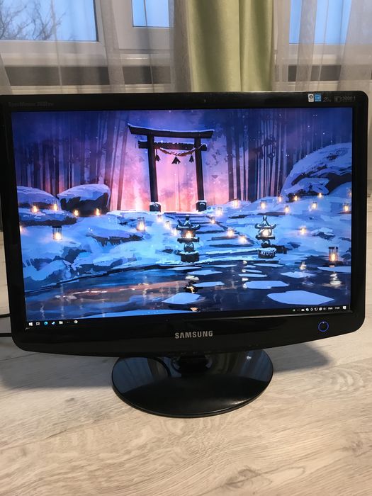 Монітор 19 дюймів