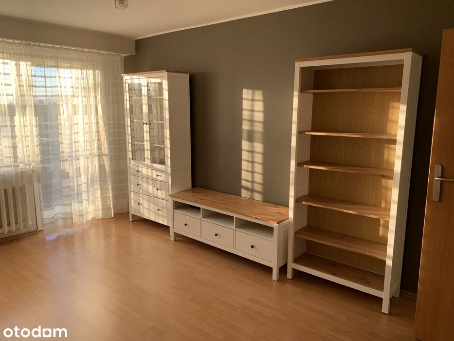 Doskonała lokalizacja: zadbane 2-pokojowe mieszkanie z dobrym dojazdem