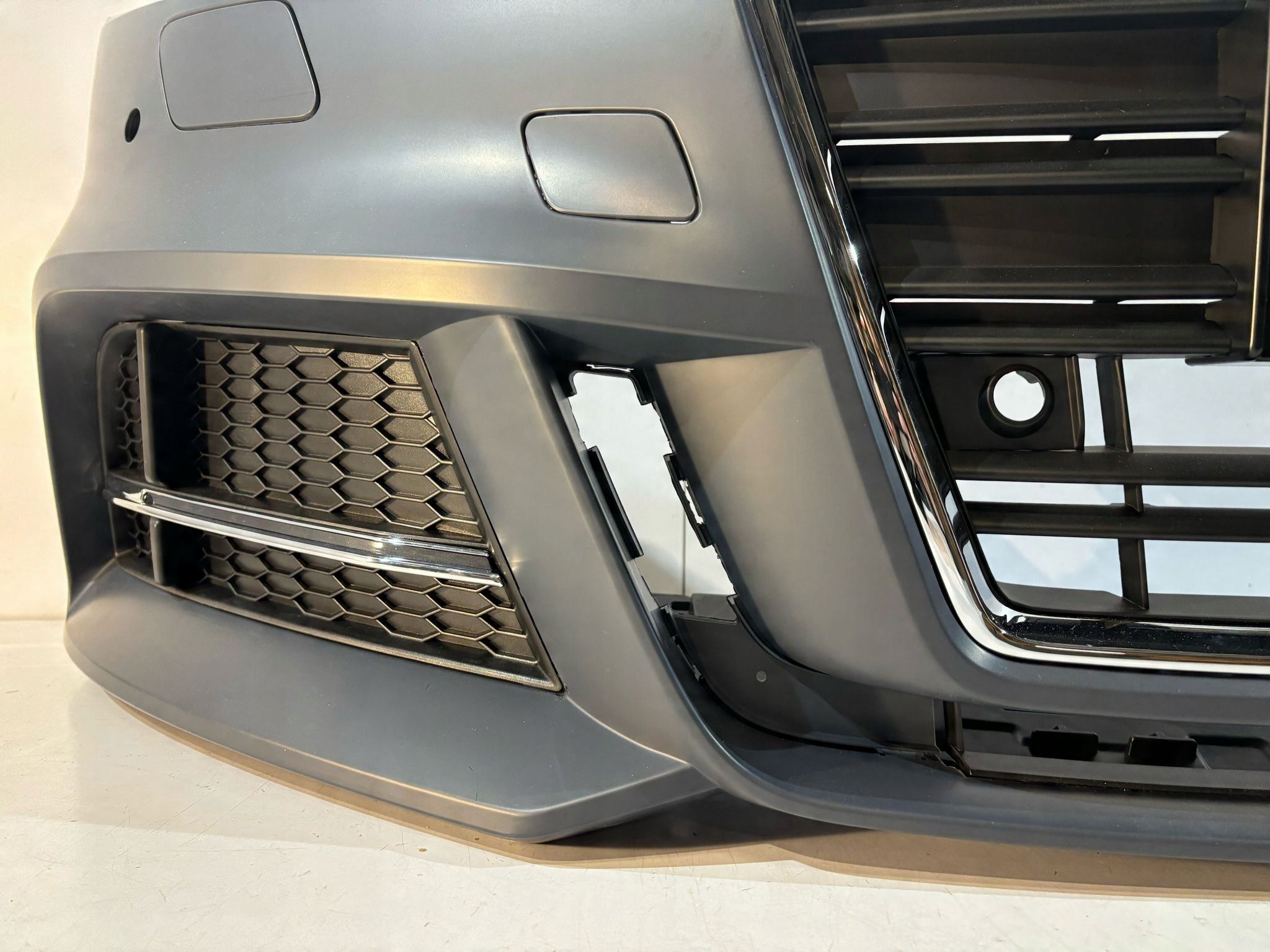 Audi A3 8V Lift s-line hatchback zderzak - 17234