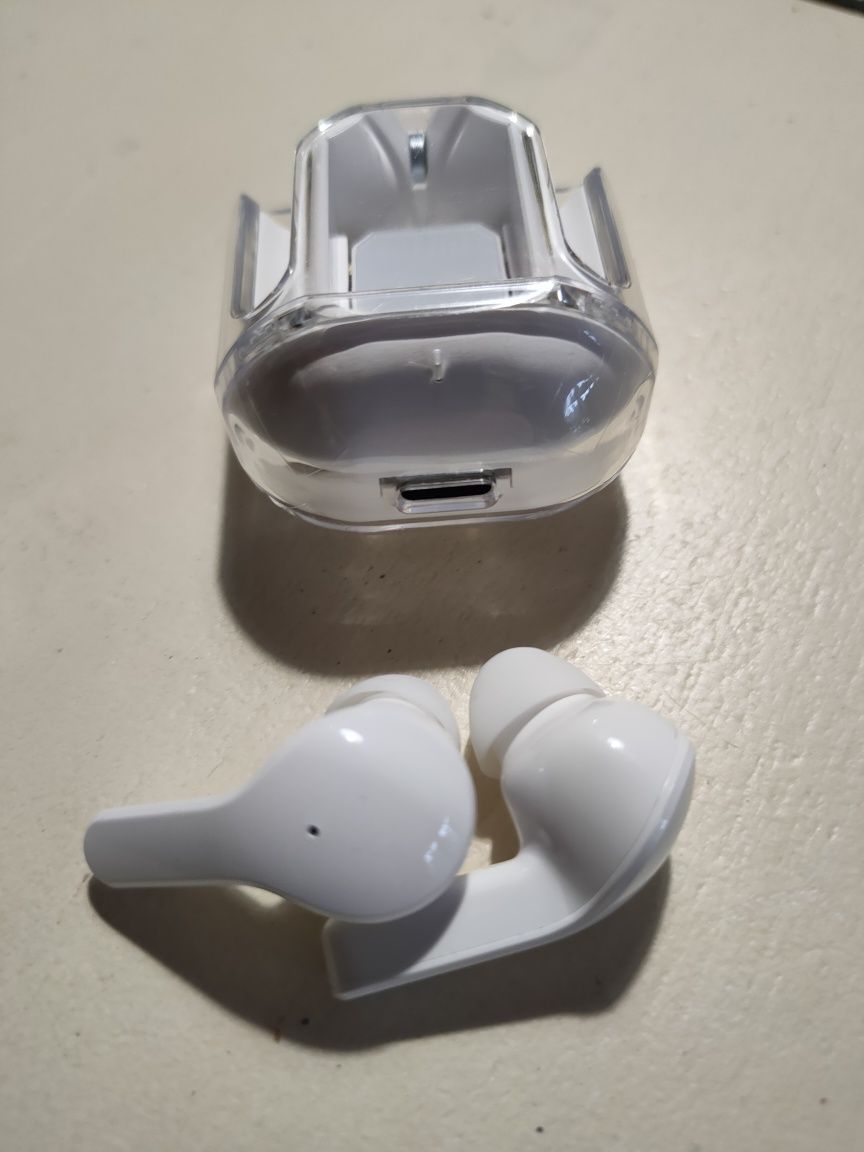 Słuchawki douszne Bluetooth wejście C z wyświetlaczem