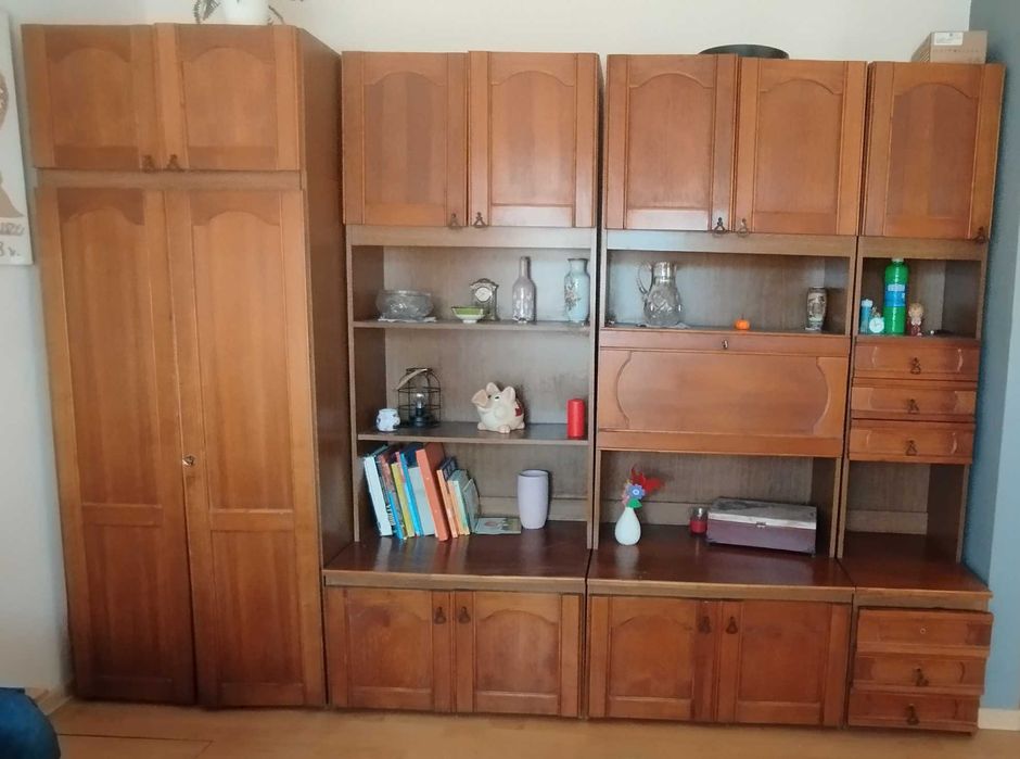 Sprzedam drewnianą meblościankę