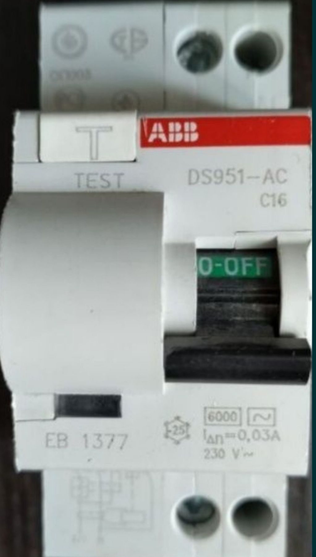 Дифференциальный автомат ABB DS 951 AC-C16/0,03A.
