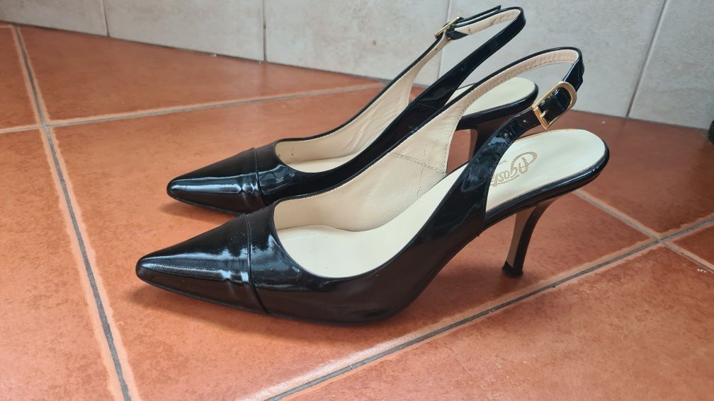 sapatos salto agostini novos