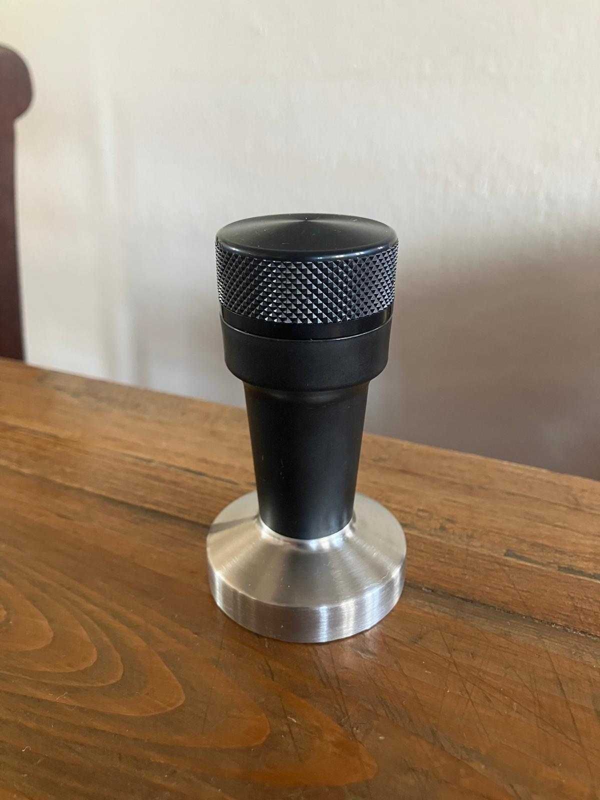 Calcador de café preto DeLonghi - nunca usado