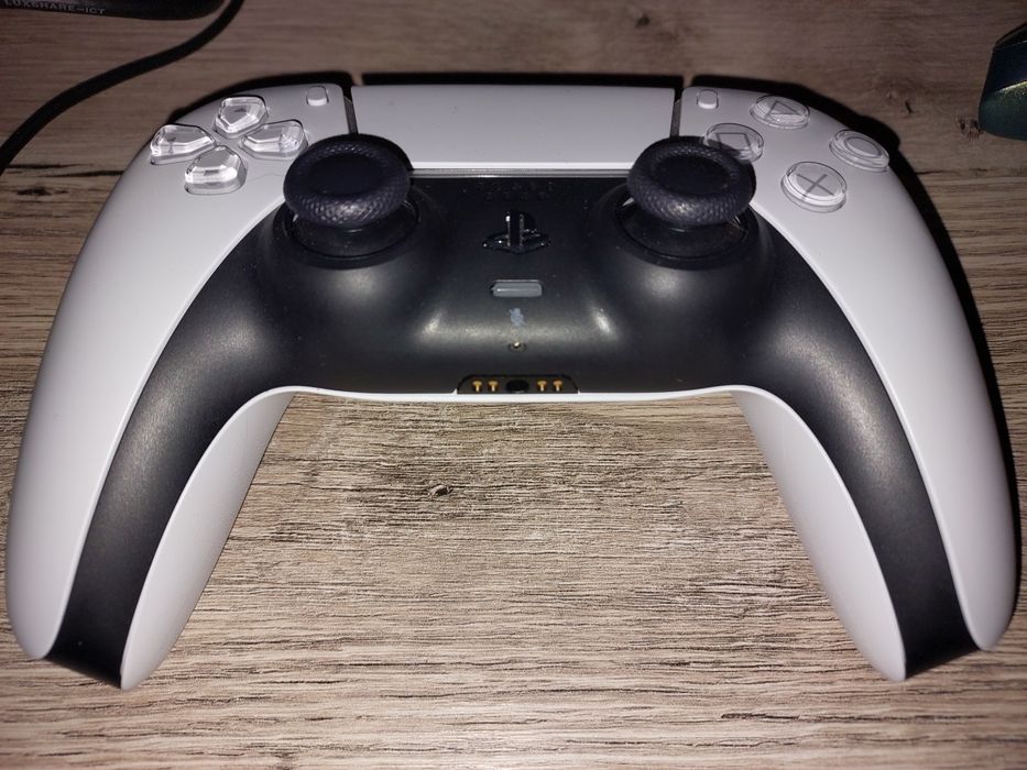 Продам комплектний dualsense з ps5 slim