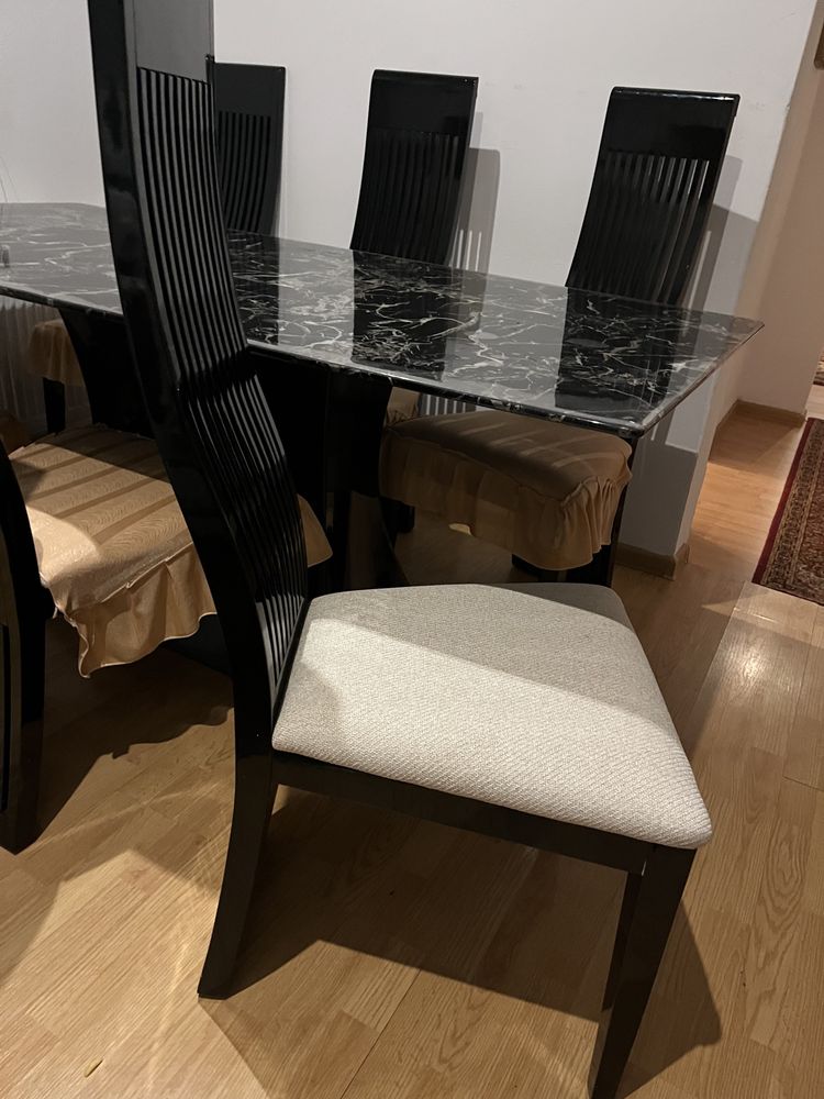 Stół marmurowy z 6 krzesłami