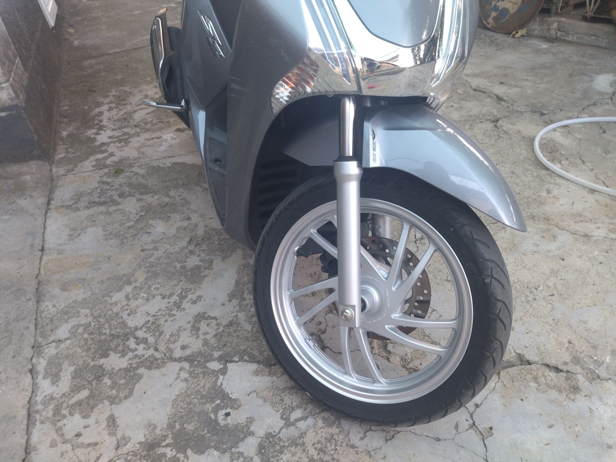 Продам мопед HONDA SH 150