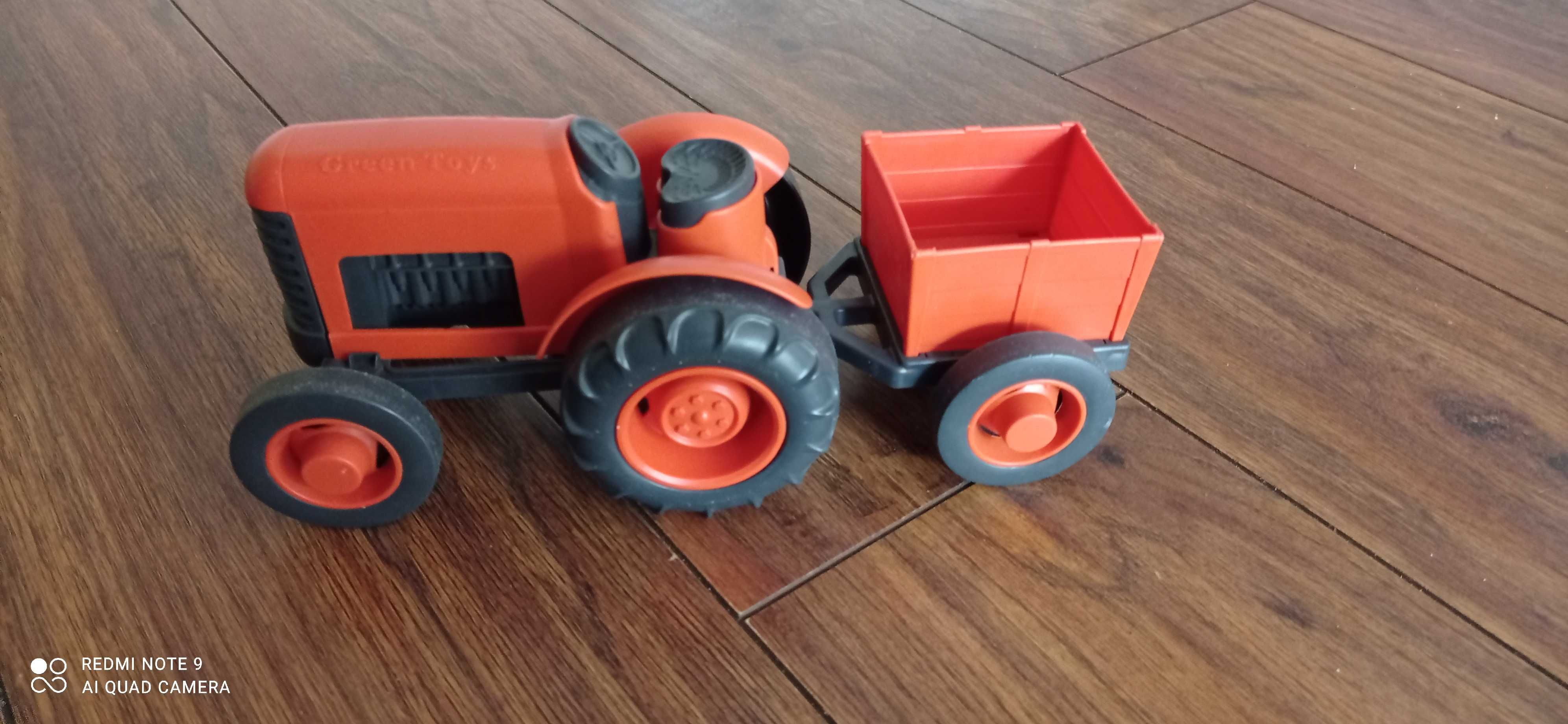 Zabawka ciągnik traktor z przyczepą Green Toys