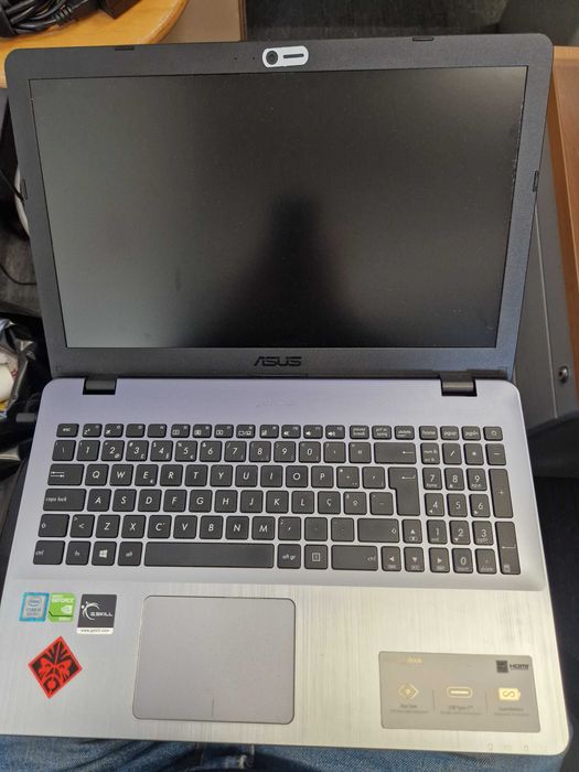 Portátil ASUS A542UR