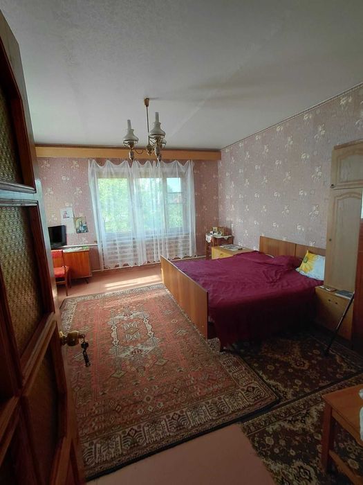 Капітальний будинок з приватизованою земельною ділянкою 10 соток!