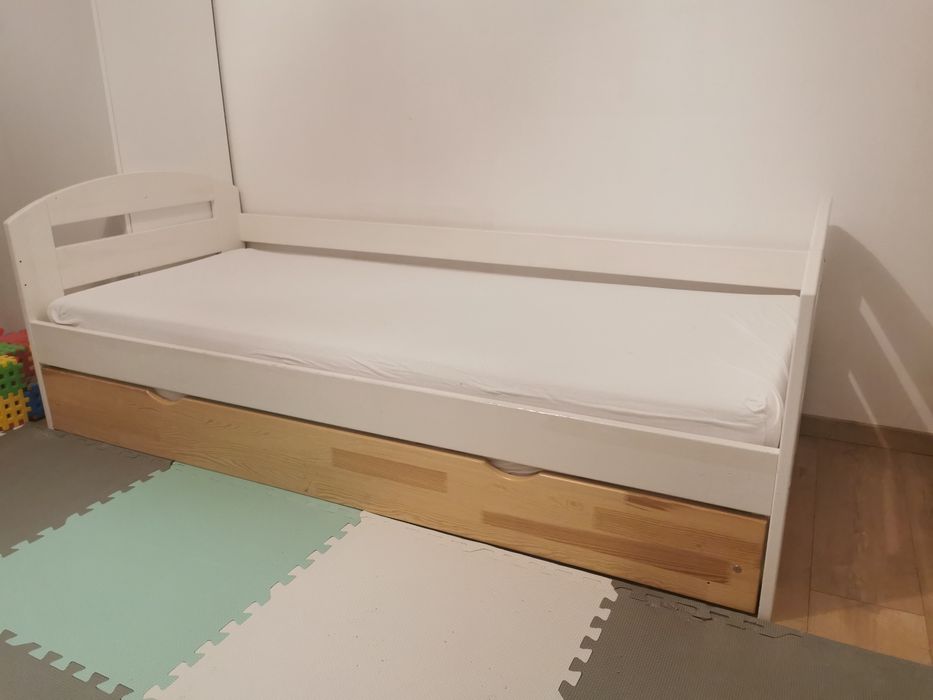 Łóżko dziecięce /młodzieżowe.