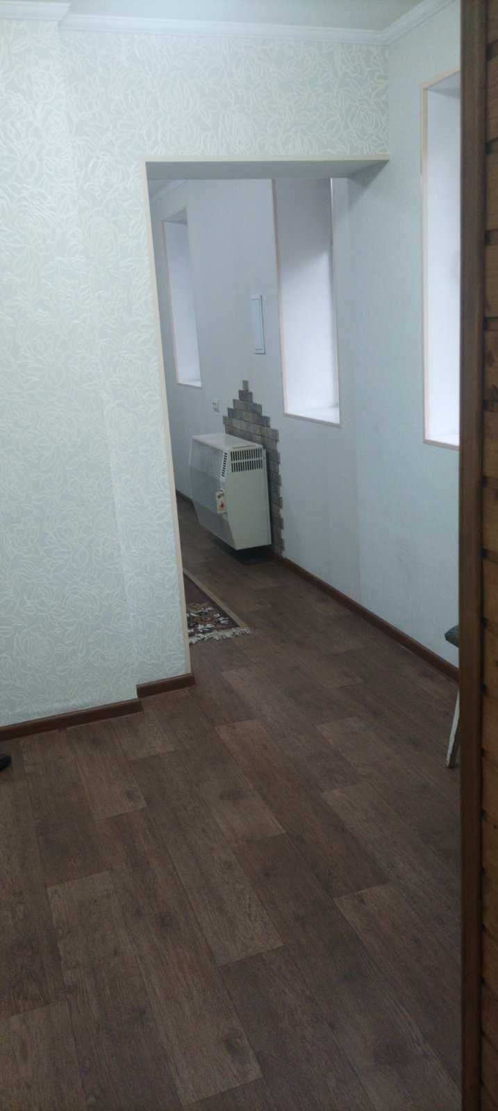Продам однокімнатну квартиру в центрі Богодухова
