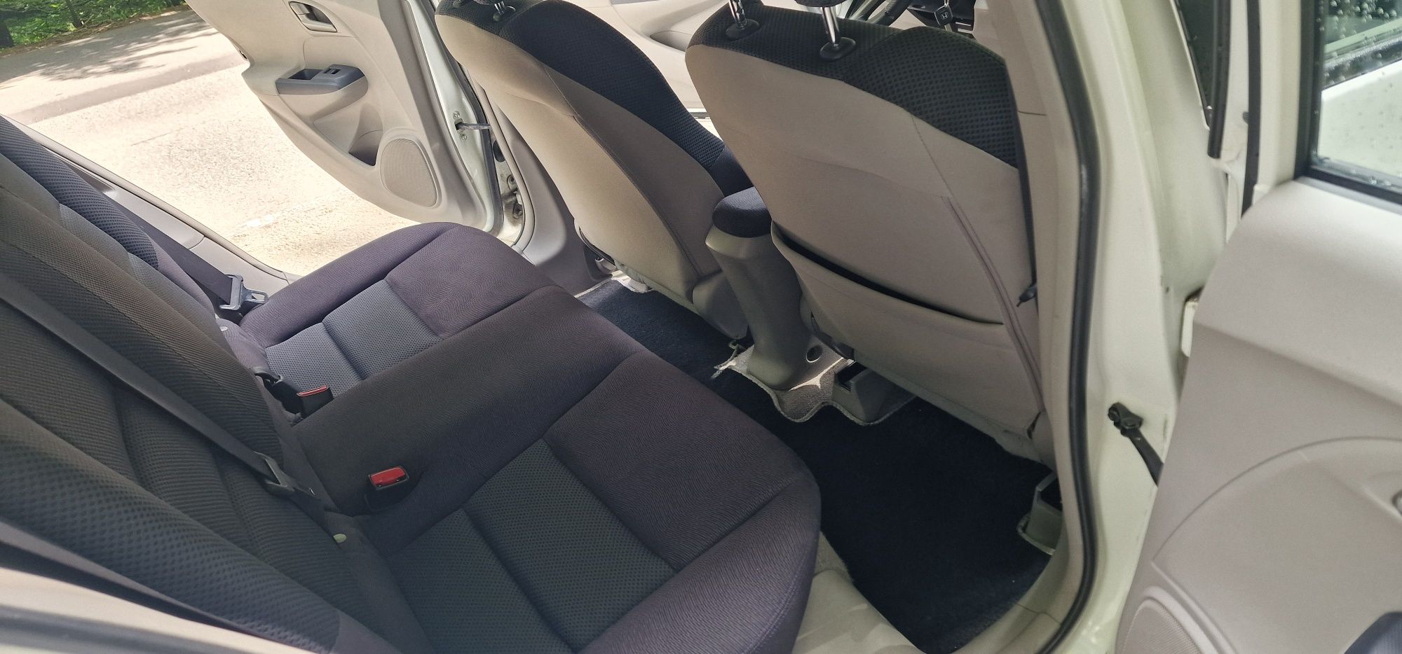 Honda Insight 1.3 Benz + Hybryda