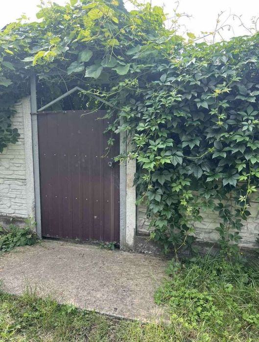 Продам будинок неподалік міста