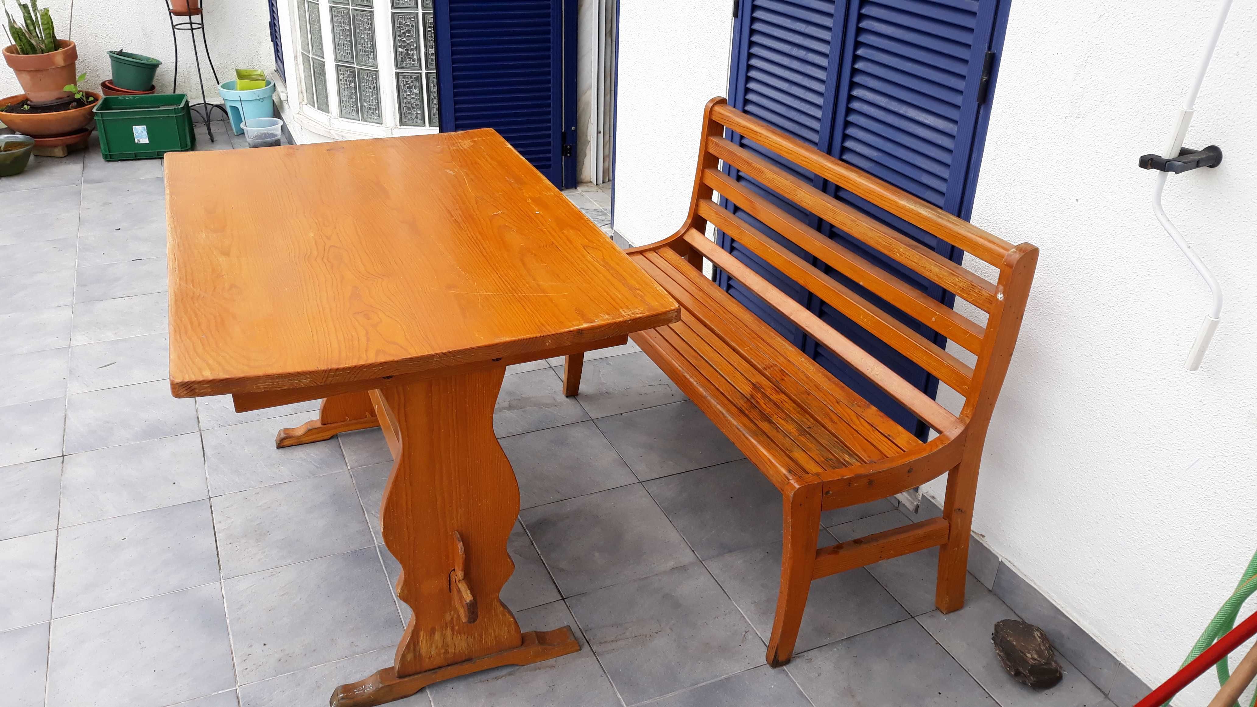 Mesa e banco de Jardim ou terraço