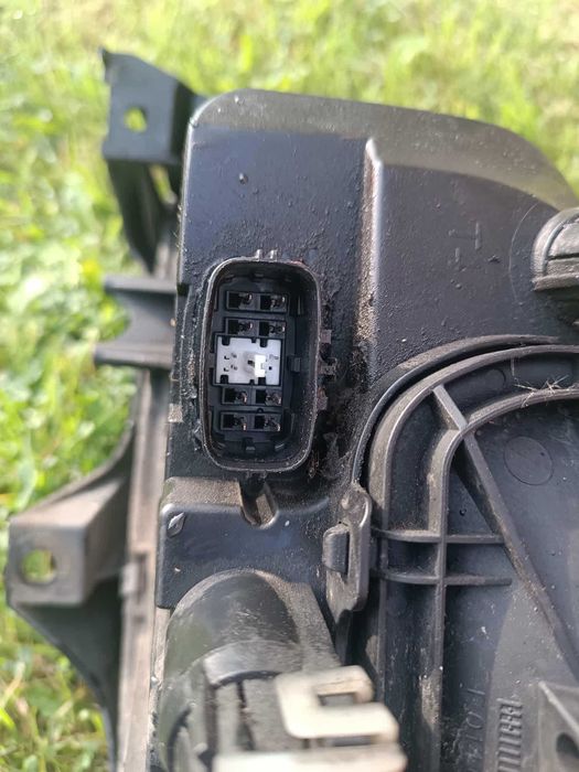 Reflektor Lampa mazda 6 GY xenon 2005 r