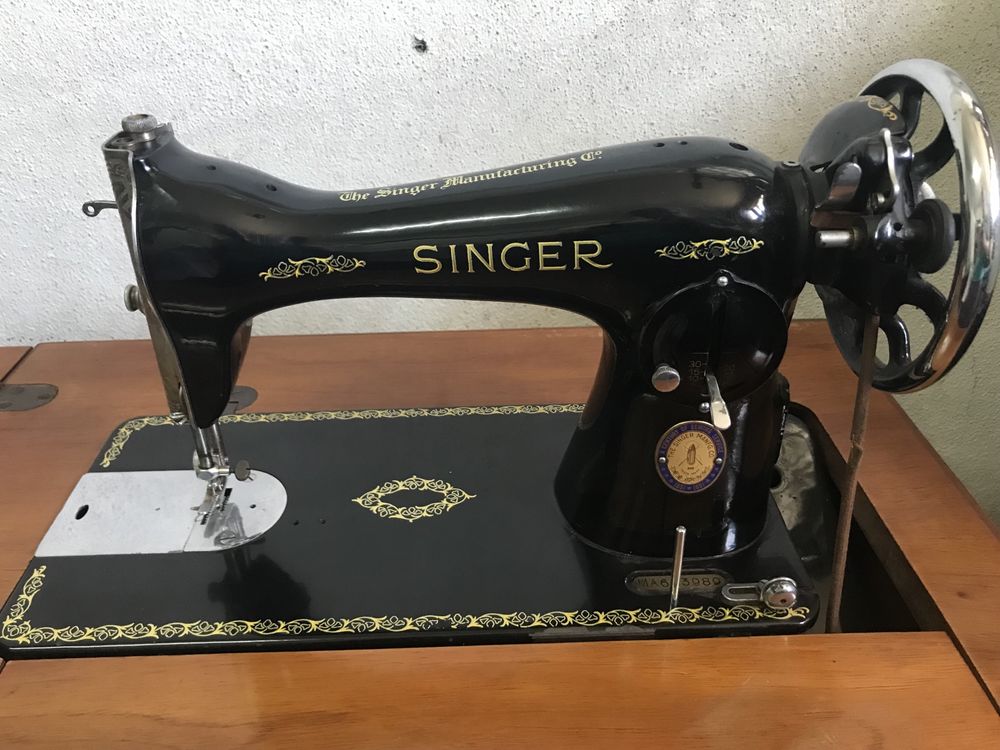 Maquina costura singer com móvel