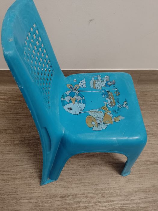 Sprzedam krzesełko dziecinne.