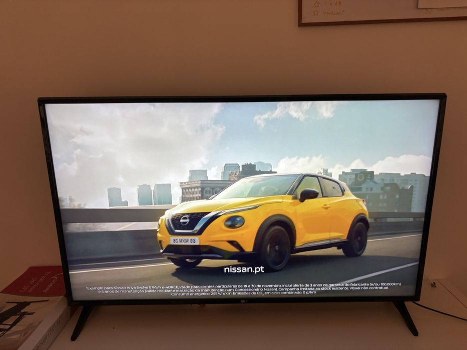 TV LG Smart TV 49” + Suporte de Parede – 200€