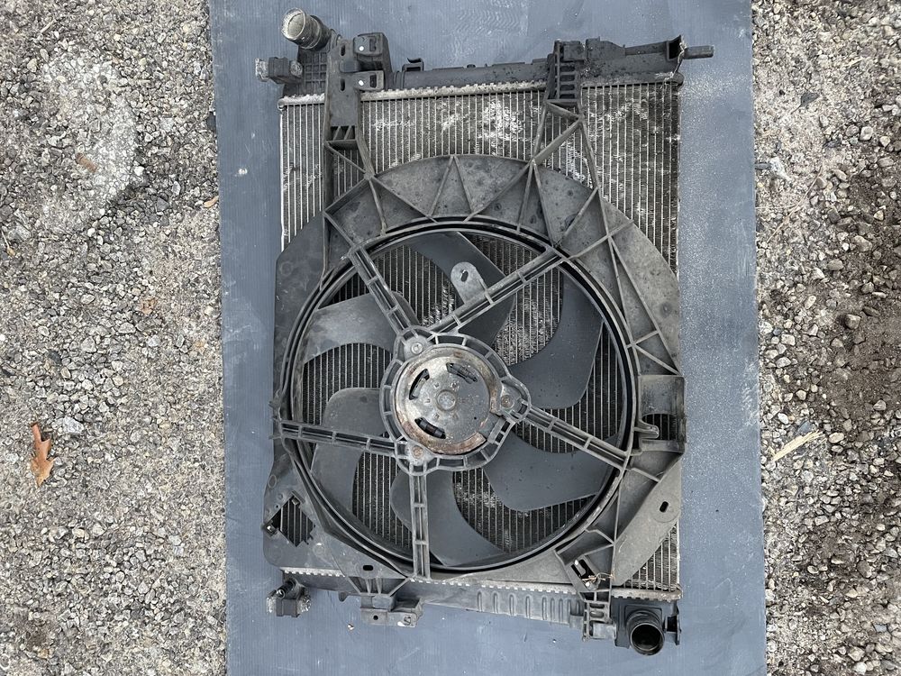 Radiador de agua e ventilador Renault Trafic 2.0dci