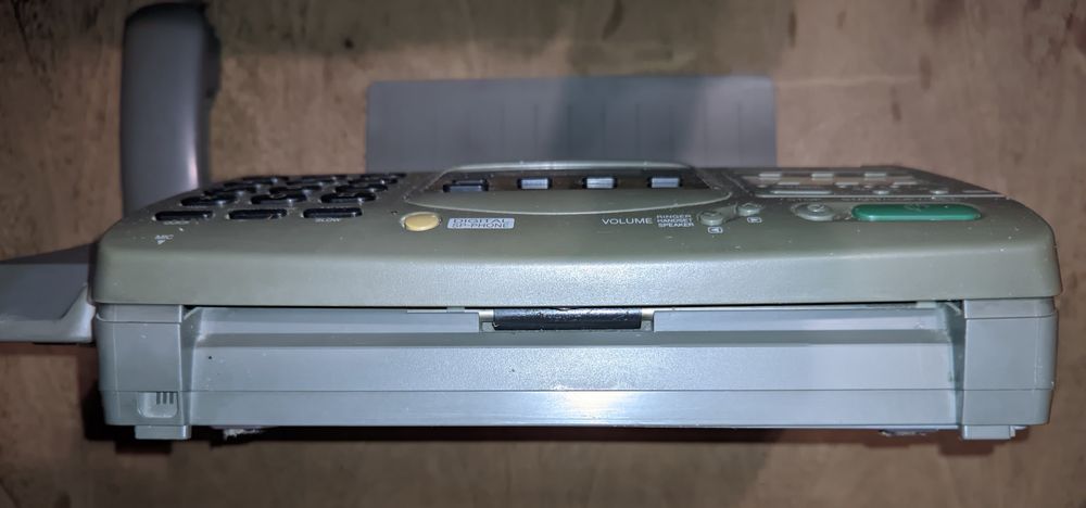 Телефон-факс Panasonic KX-F880 в рабочем состоянии