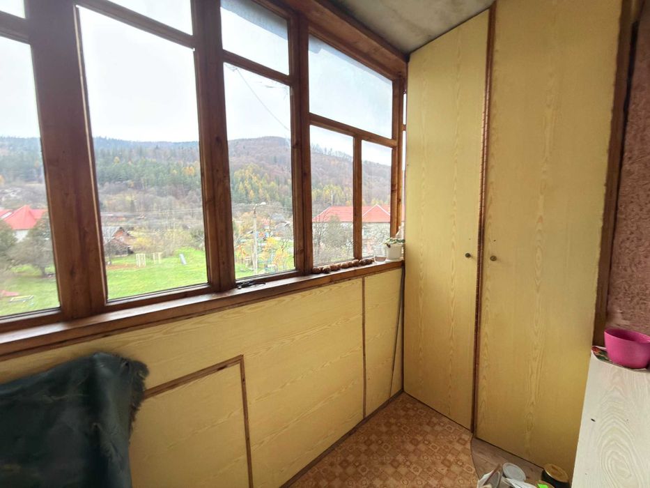 Продається квартира 3 кім., житловий стан, 66 м.кв., м.Яремче