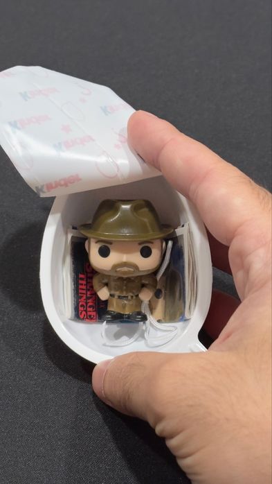 Figuras stranger things - kinder joy