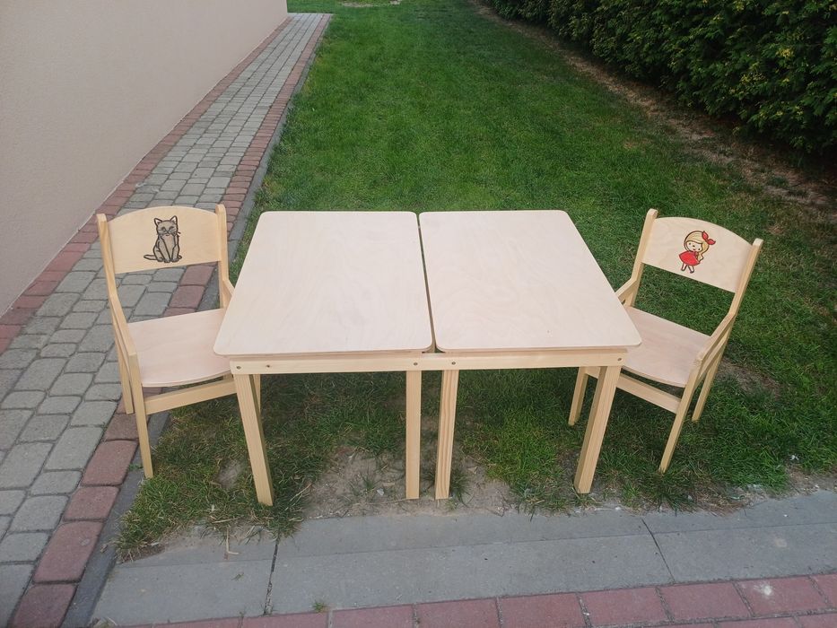 Stolik dziecięcy