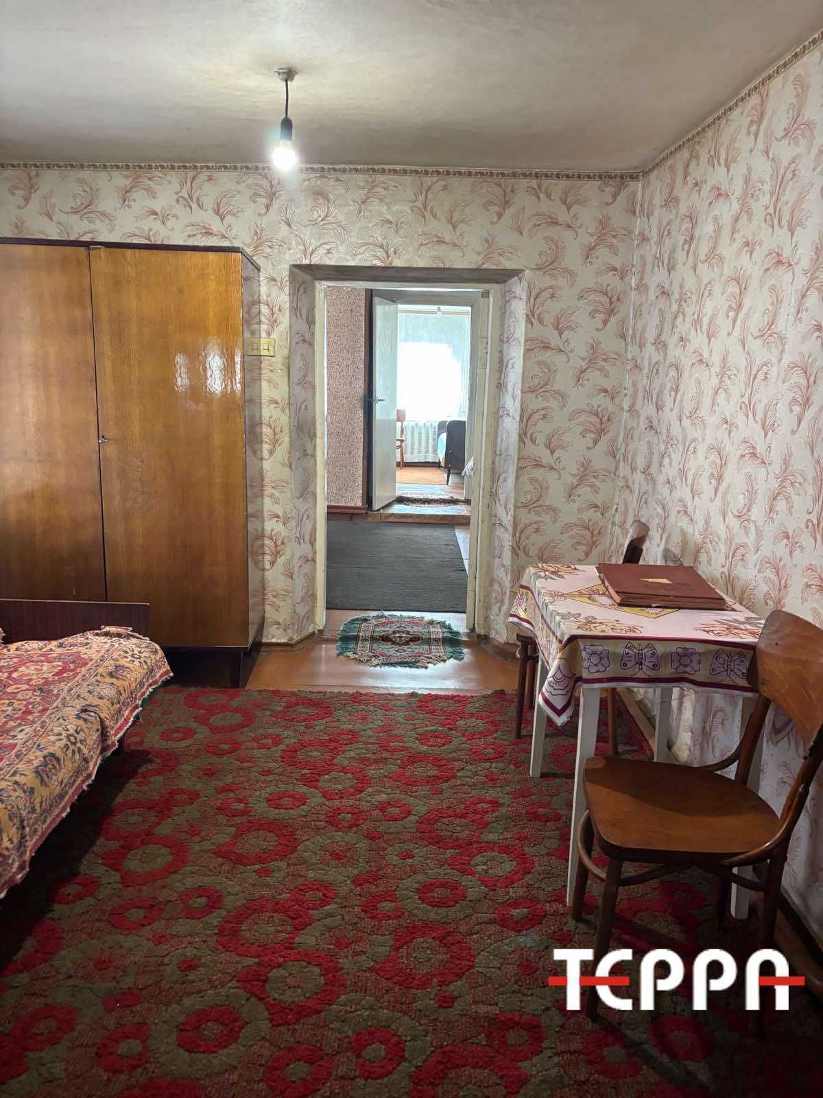 Продаж частини будинку з окремим двором, Тепличне