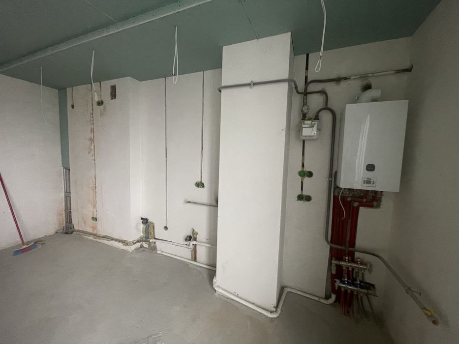 Центр. 2-х кімнатна квартира з частковим ремонтом та закупленими матер