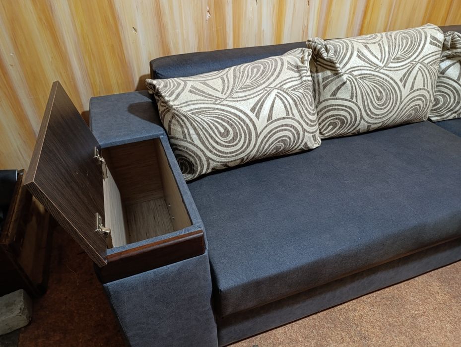 Продам угловой диван.