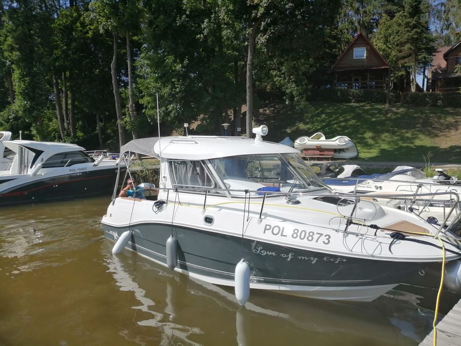 Łódź motorowa Mazury700 z silnikiem Honda 150 HP