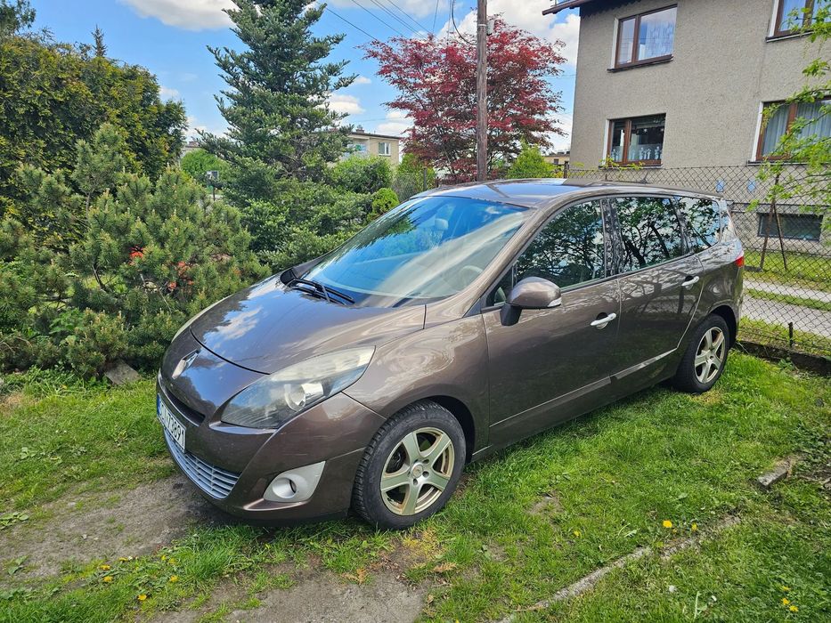 Renault Grand Scenic Renault Grand Scenic po wymianie rozrządu w 2024.