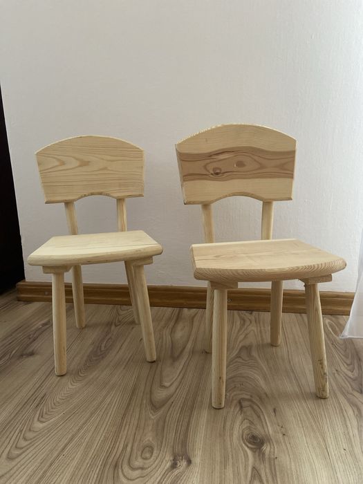 Drewniane krzeselko dla dziecka