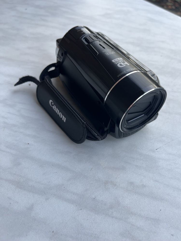 Цифровая видеокамера Canon Legria HFM 506